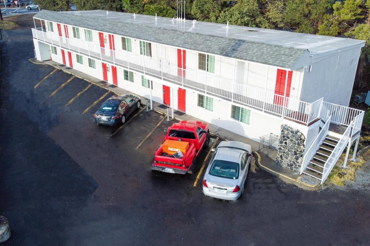 Budget Inn Бенд Экстерьер фото