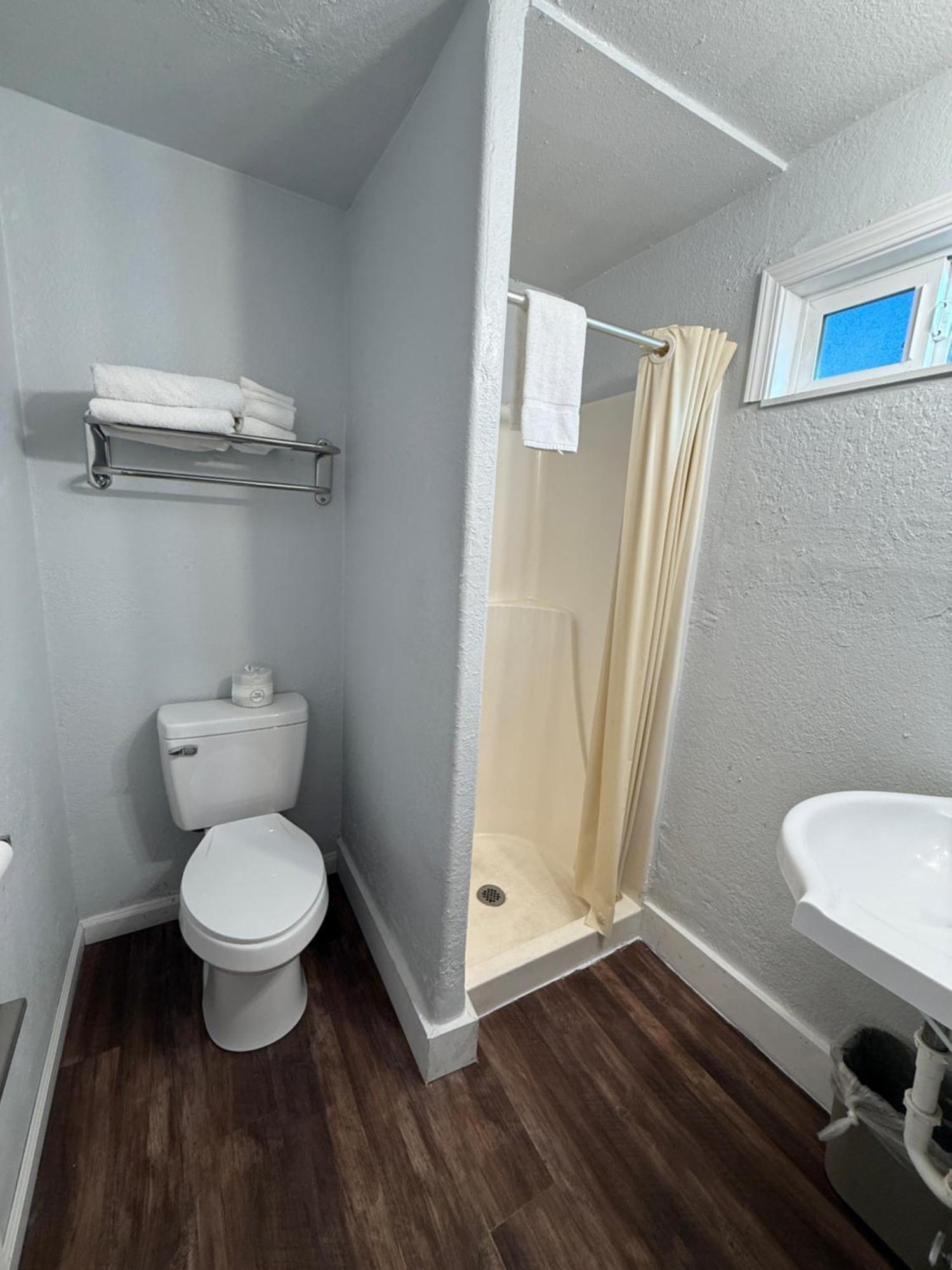 Budget Inn Бенд Экстерьер фото