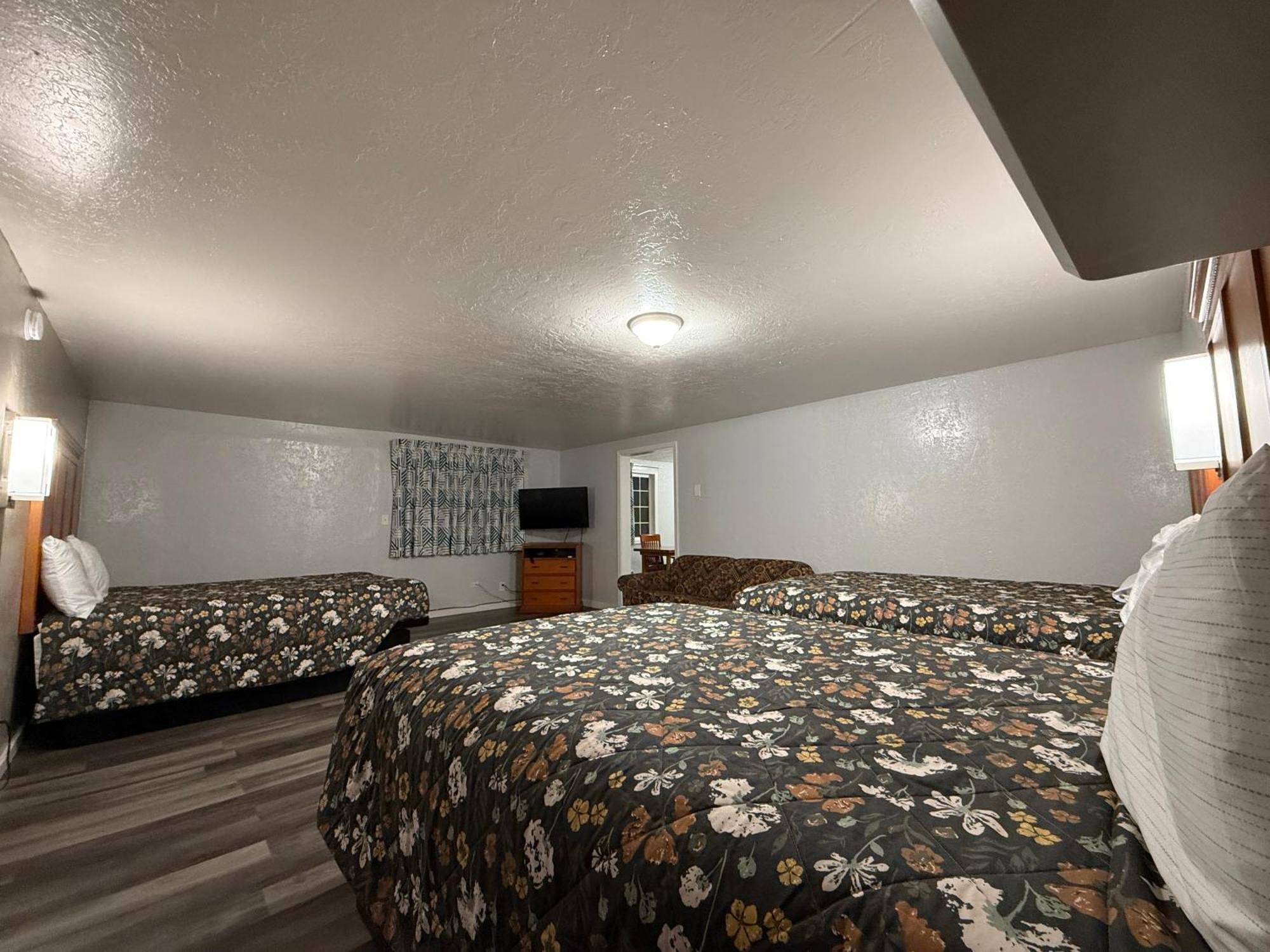 Budget Inn Бенд Экстерьер фото