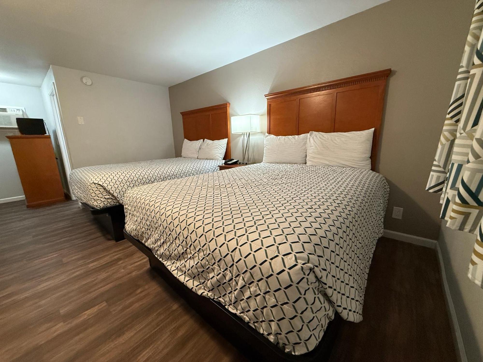 Budget Inn Бенд Экстерьер фото