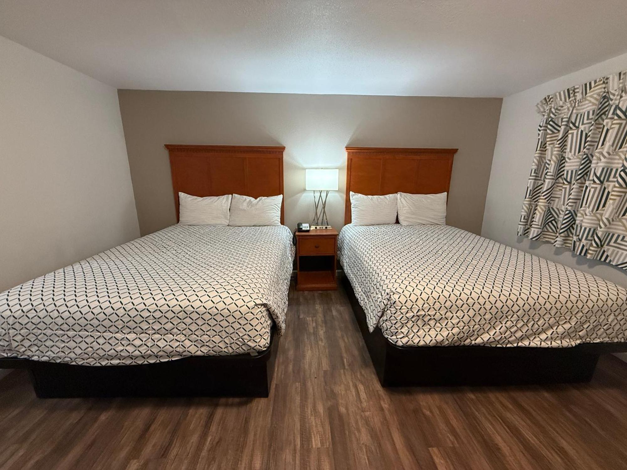 Budget Inn Бенд Экстерьер фото