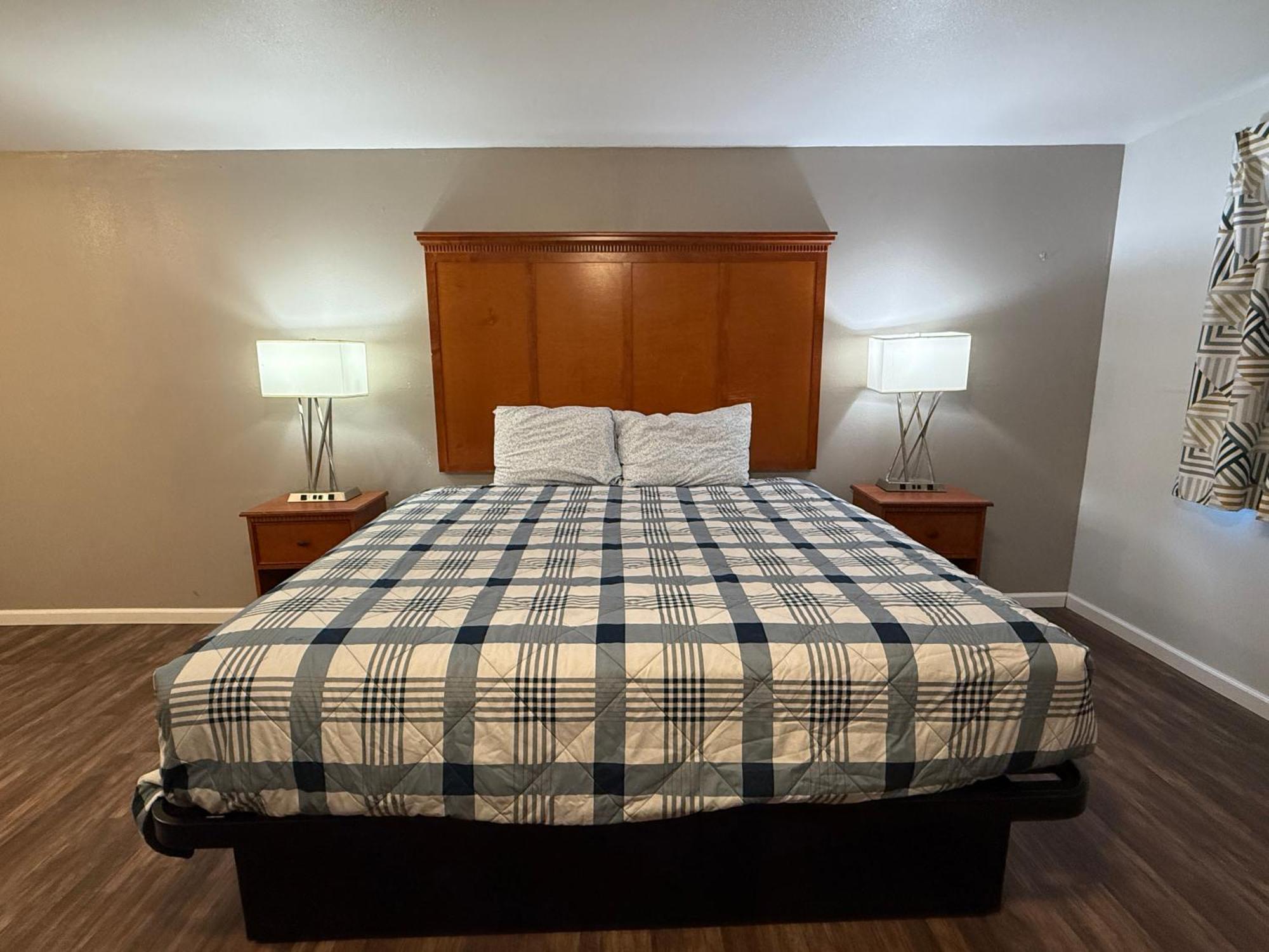 Budget Inn Бенд Экстерьер фото