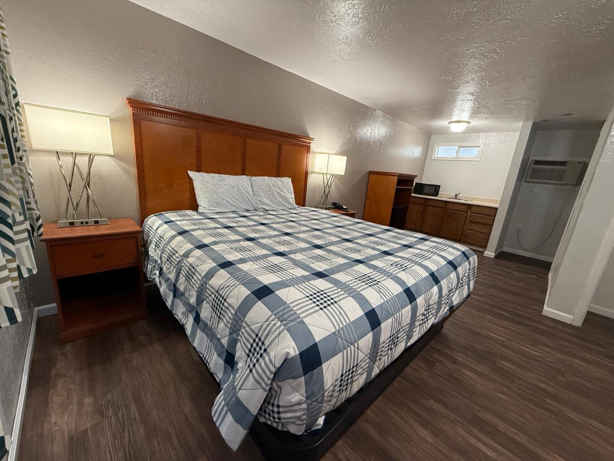 Budget Inn Бенд Экстерьер фото