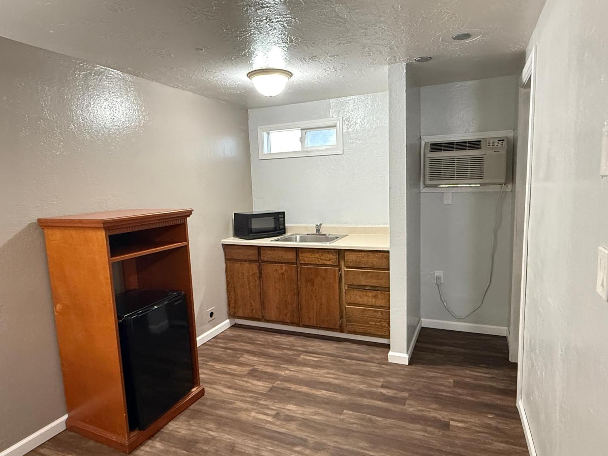Budget Inn Бенд Экстерьер фото