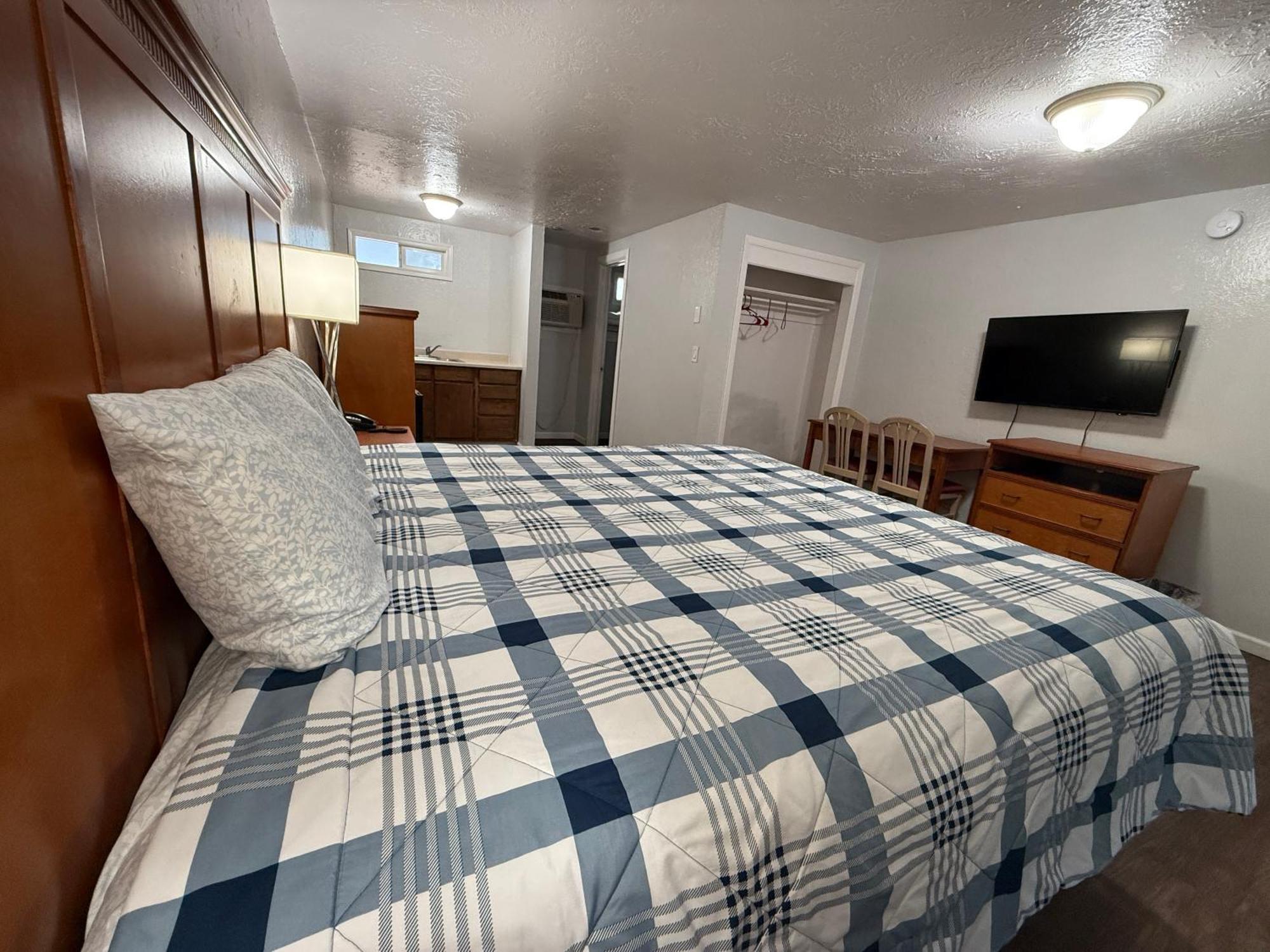Budget Inn Бенд Экстерьер фото